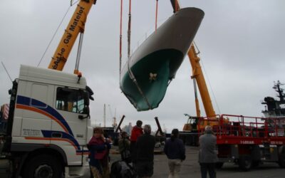 Après 18 mois de rénovation au chantier du Guip à Brest, le grand yacht classique a retrouvé l’eau